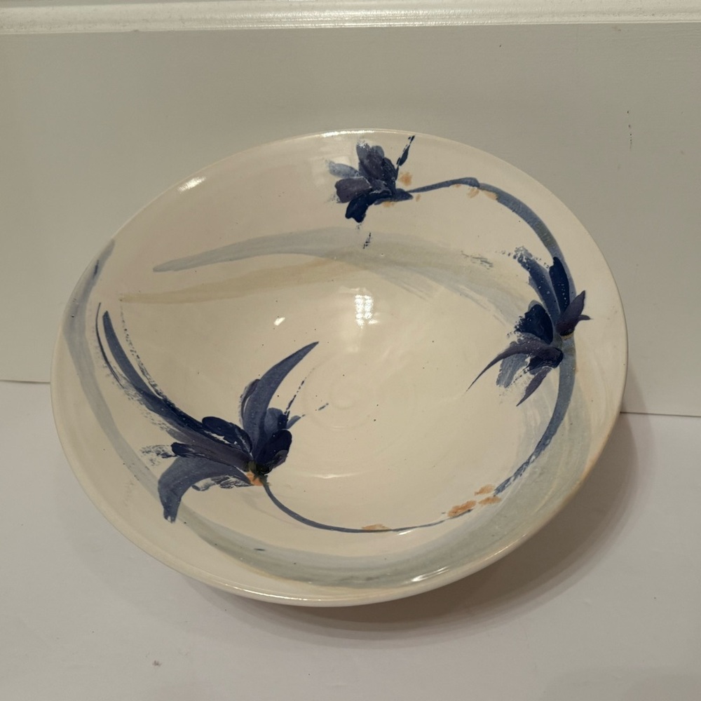 BOWL ASIAN STYLE TRANQUILITY FLORAL WHITE BLUE POTTERY SIGNED HANDMADE